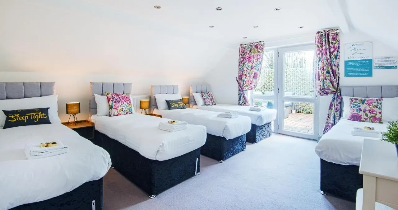 The Gillygate Gathering - City Centre - Sleeps Up To 18 York 0*,